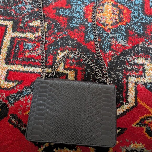 Italian Leather Snakeskin Crossbody w Chain Strap Horseshoe Clasp - Black - Picture 5 of 6